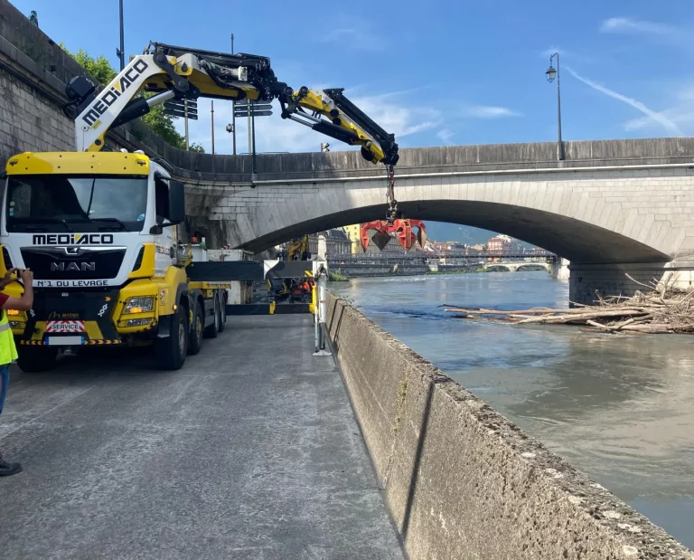 Location de camion bras à Grenoble